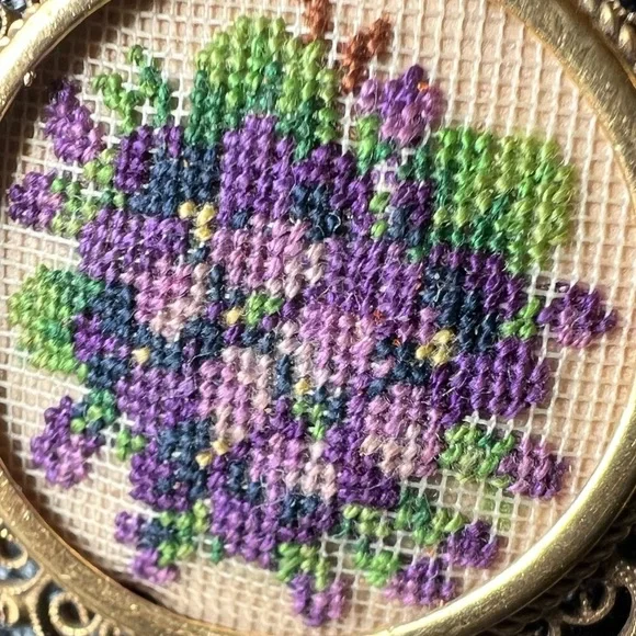 Petit Point needlepoint micro embroidered brooch vintage pin ornate Victorian - Picture 2 of 6